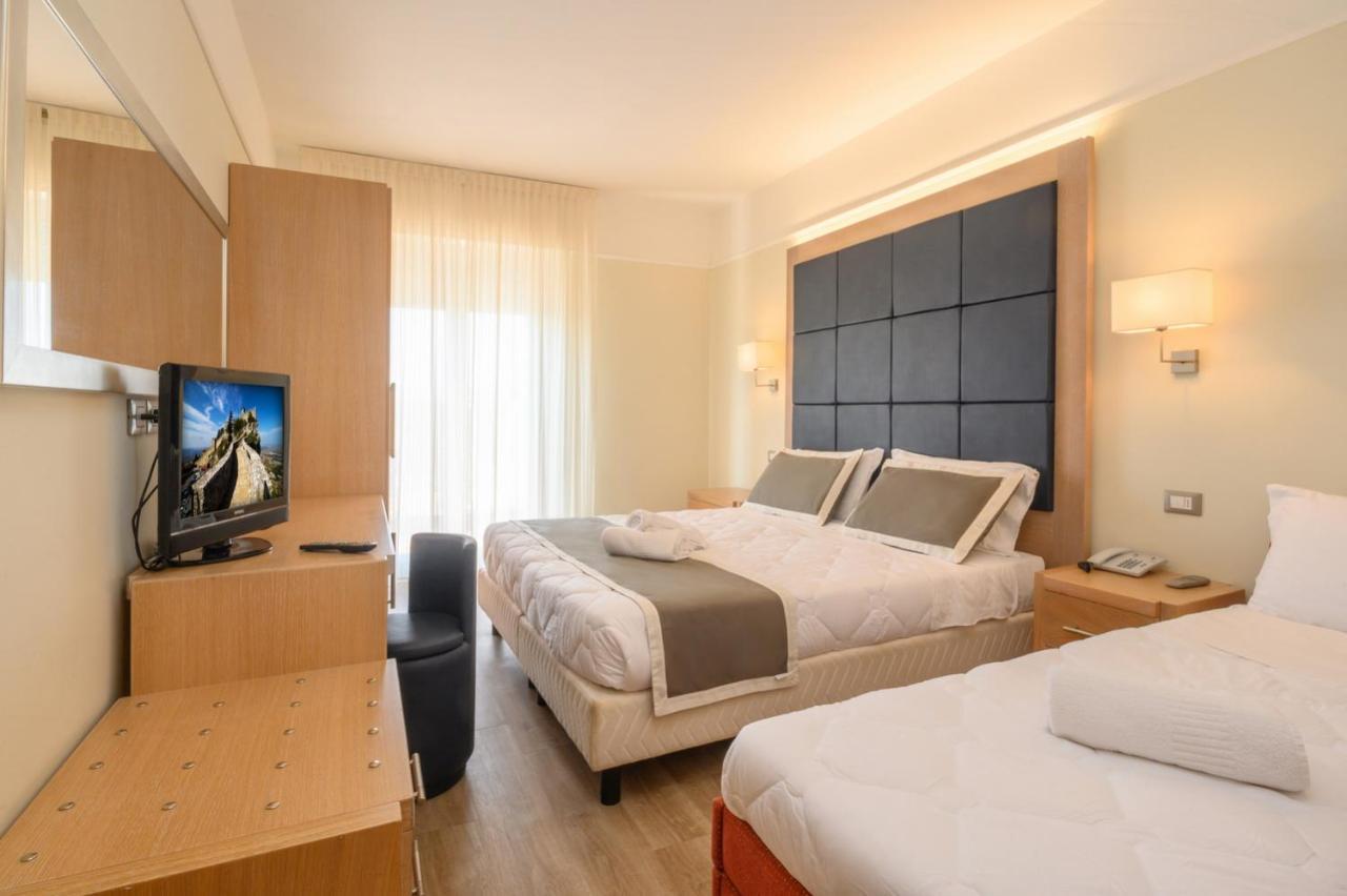 Atlas Hotel Riccione Exterior foto